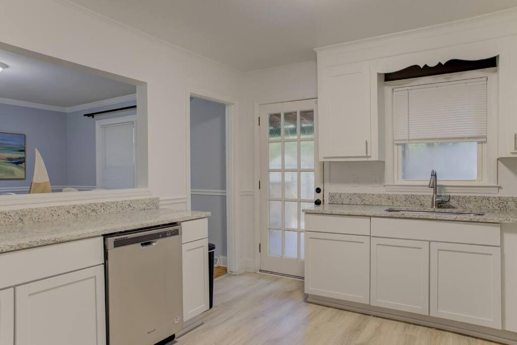 Charming Home Near Folly & Downtown Charleston Exterior photo